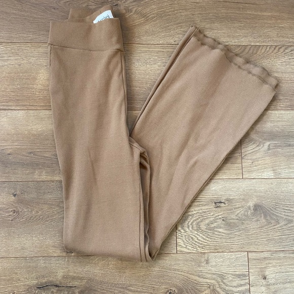 Arraei Collective High waist flare legging - Picture 1 of 1